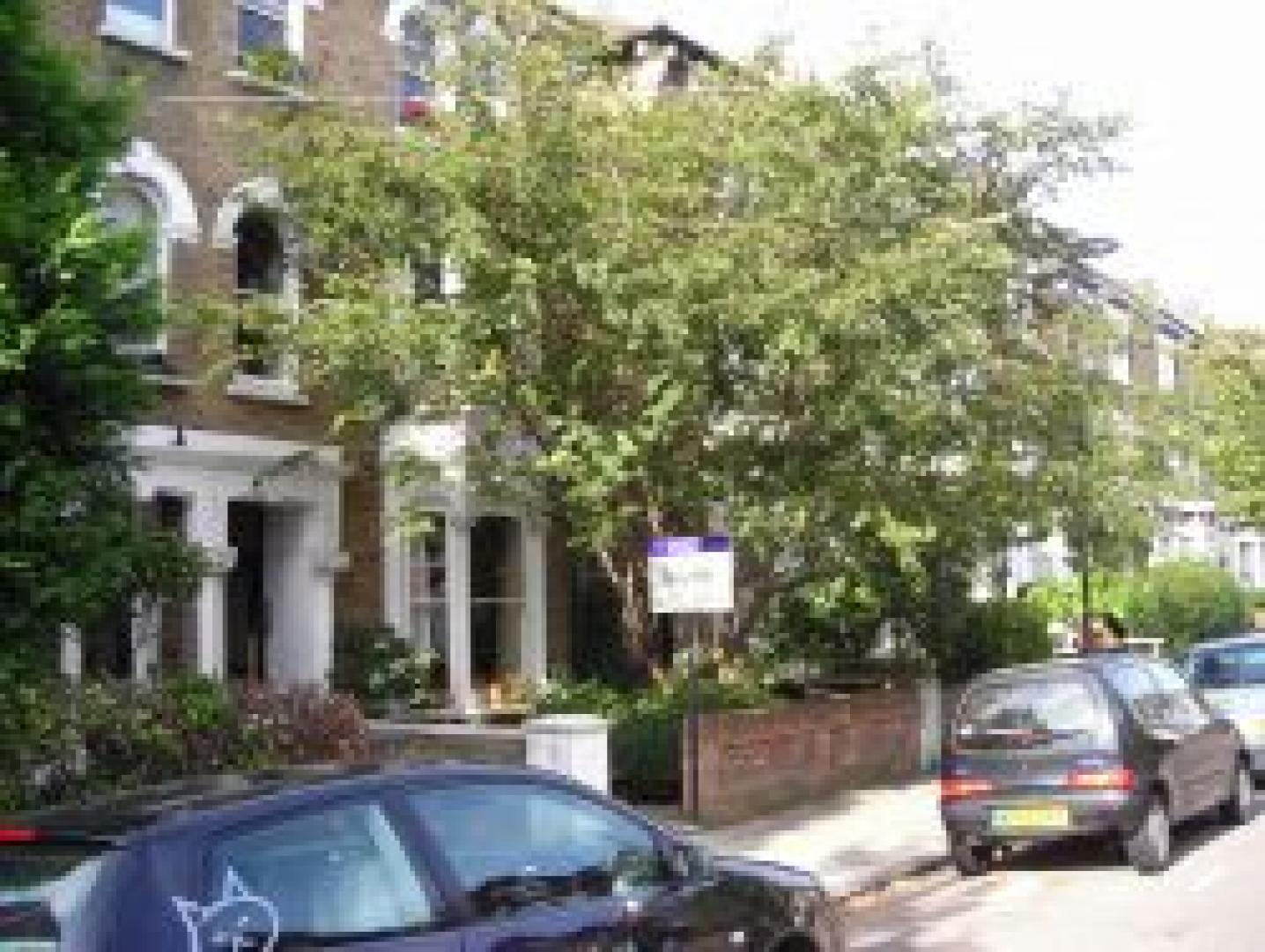 			NEW INSTRUCTION, 2 Bedroom, 1 bath, 1 reception Flat			 Yerbury Road, TUFNELL PARK